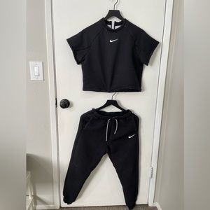 Nike Matching swear shirt and swear pants